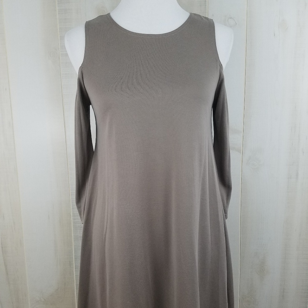 Cold-Shoulder, 3/4 Sleeved Dress.  Taupe