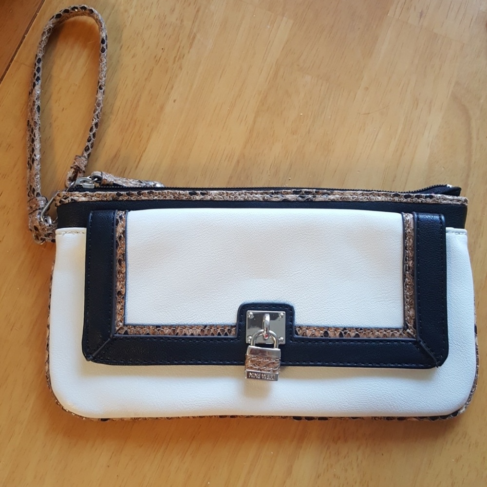 NWOT White wristlet with faux snakeskin detail
