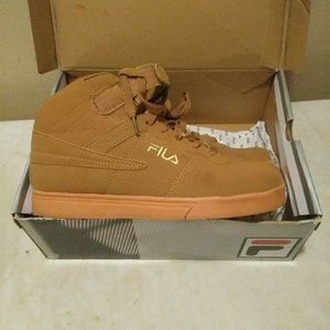 Fila size 5Y (big kid size)