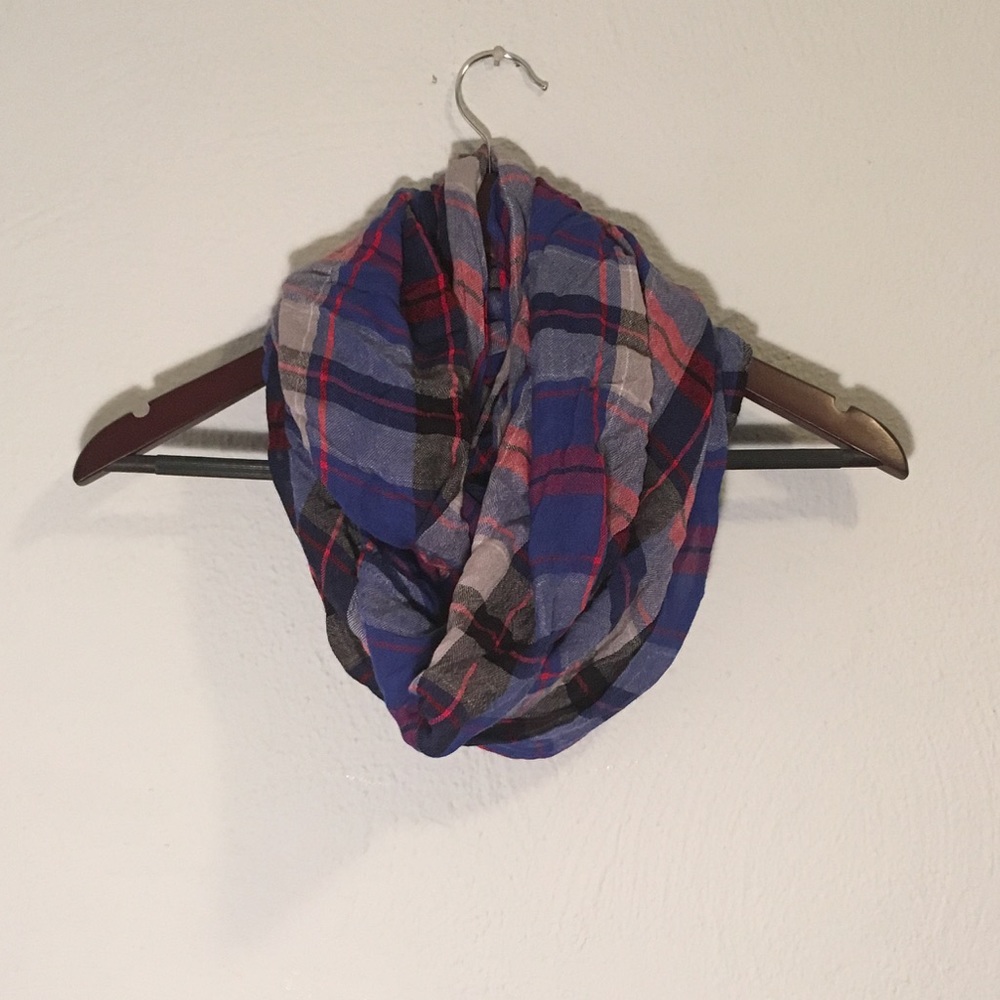 Infinity scarf