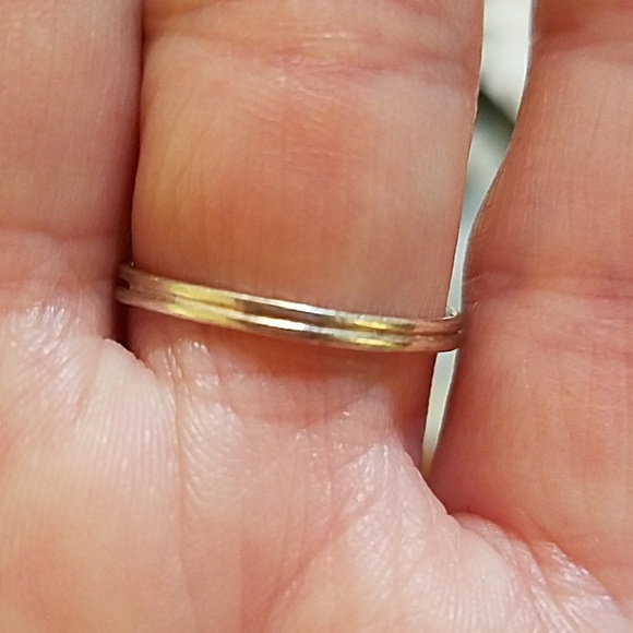 Ring - Picture 3 of 4