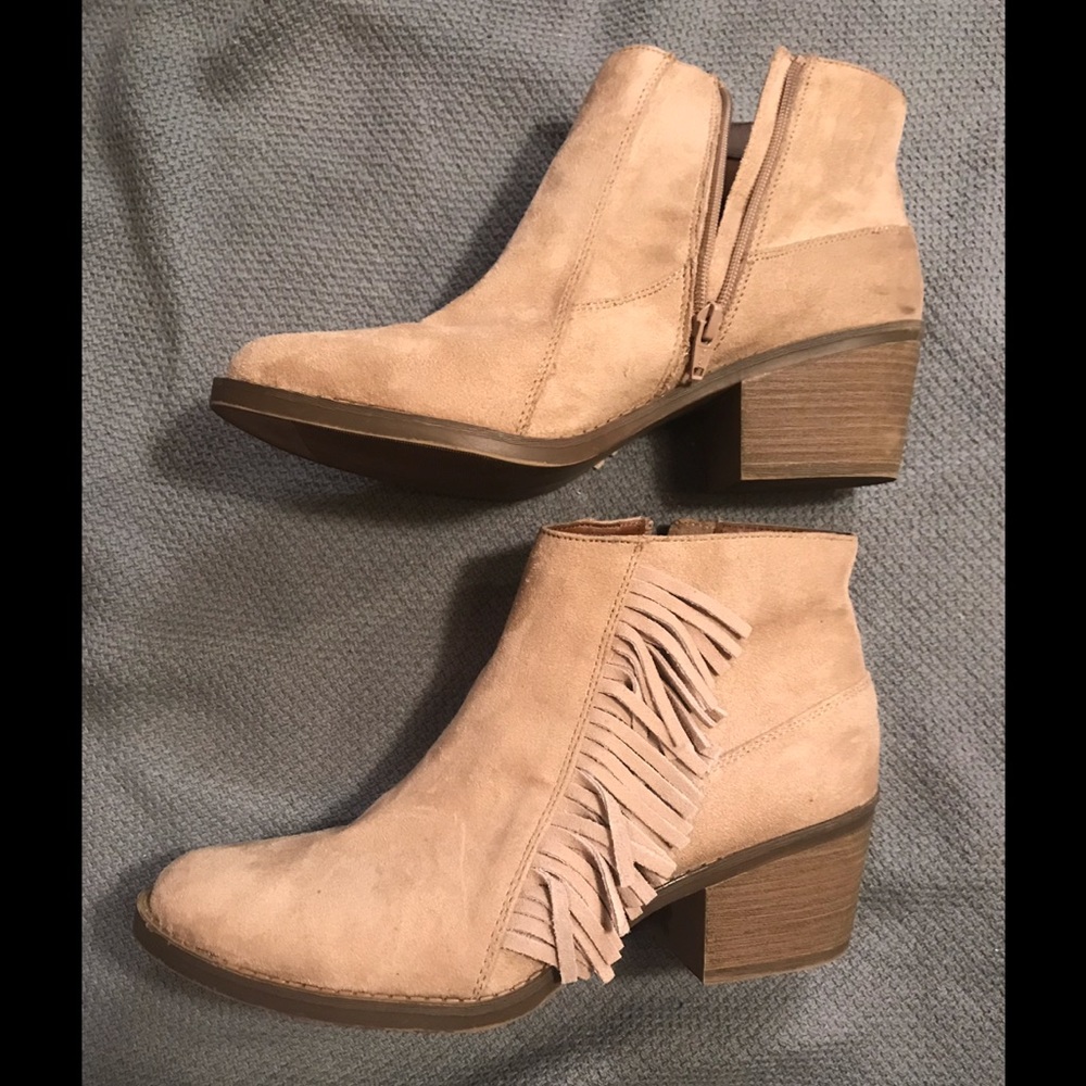 (S6) Suede Style Fringe Booties