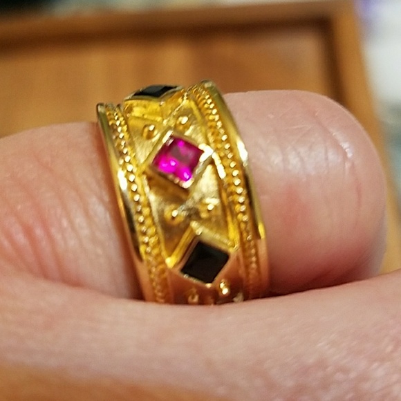 Ring - Picture 2 of 4