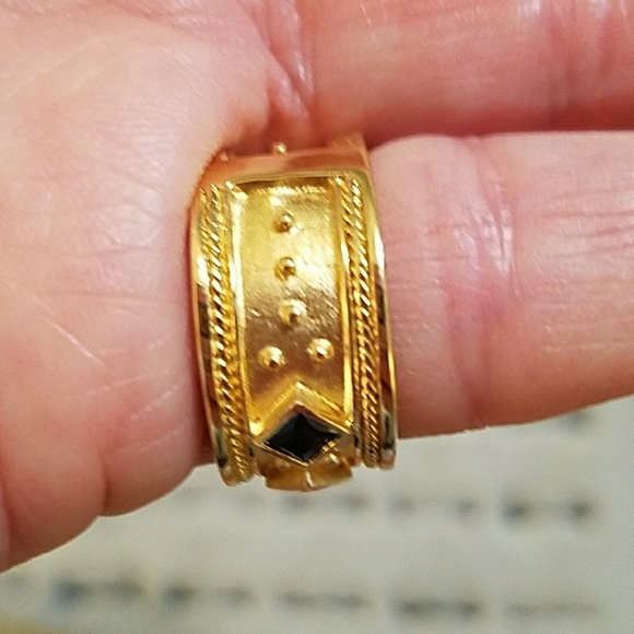 Ring - Picture 3 of 4