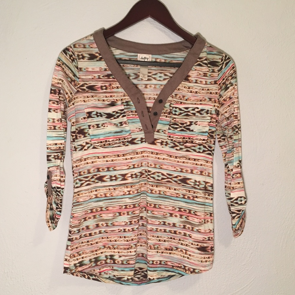 Quarter sleeve Aztec shirt