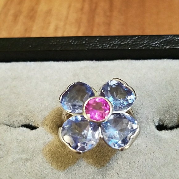 Sold Ring - Picture 2 of 5