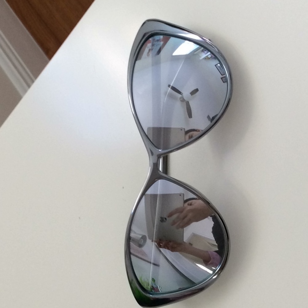 Italia independent sunglasses