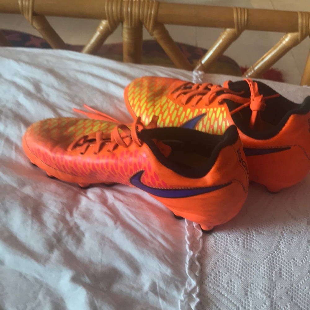 Soccer cleats