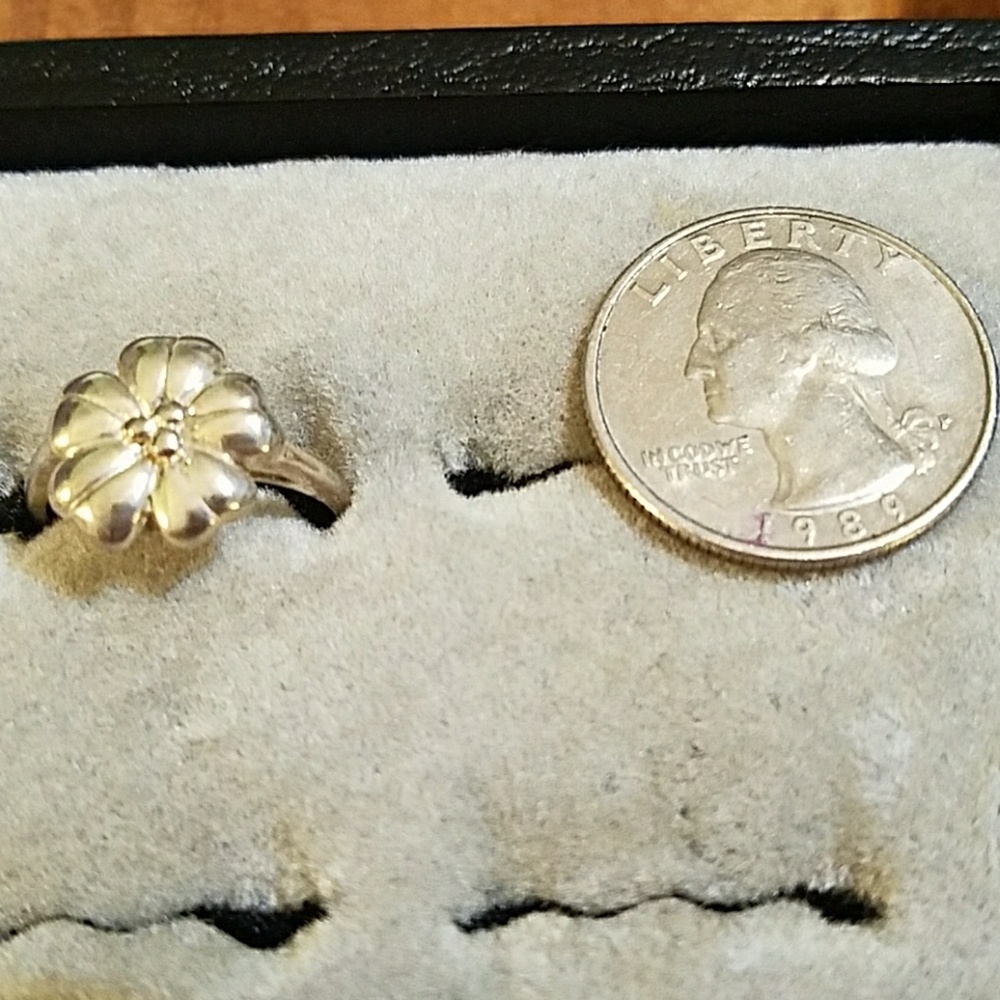 Flower ring