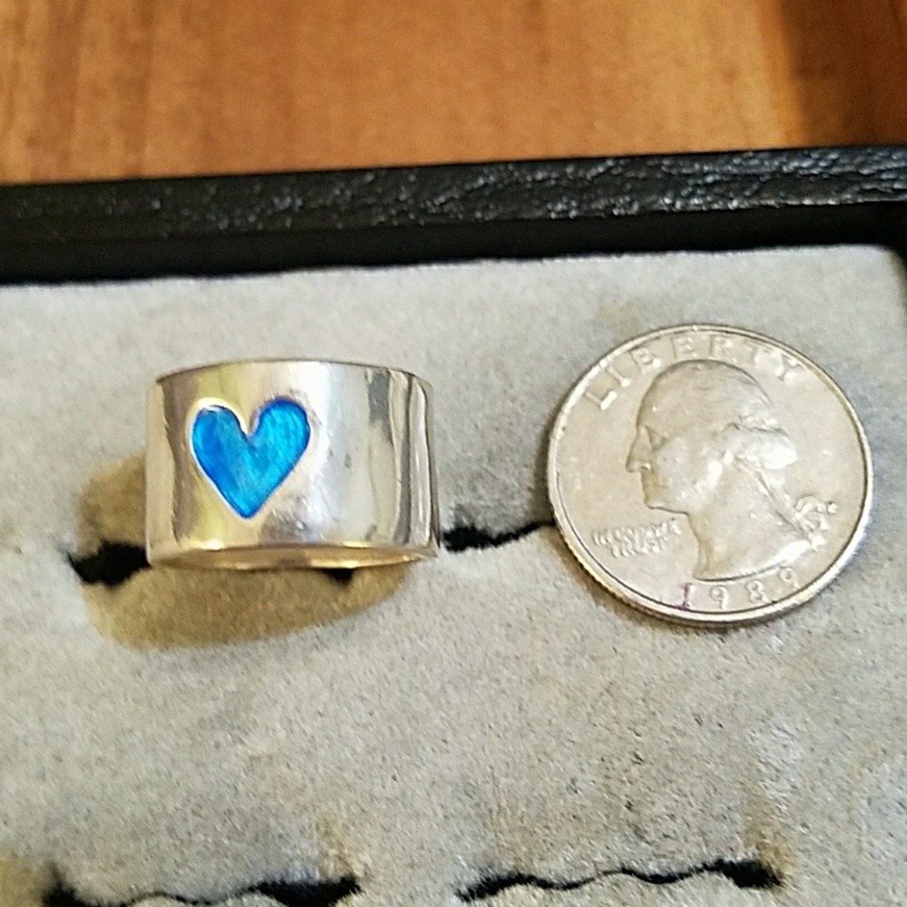 Ring - Picture 2 of 4