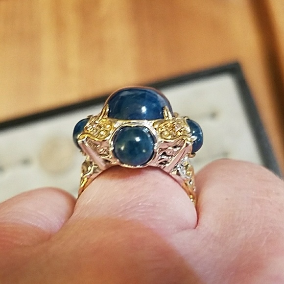 Ring - Picture 3 of 5