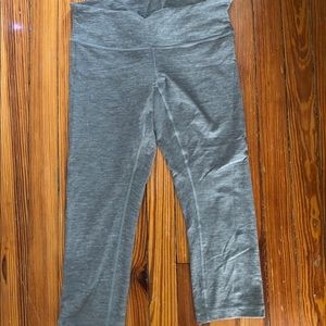 Lululemon wunder under crops, size 8