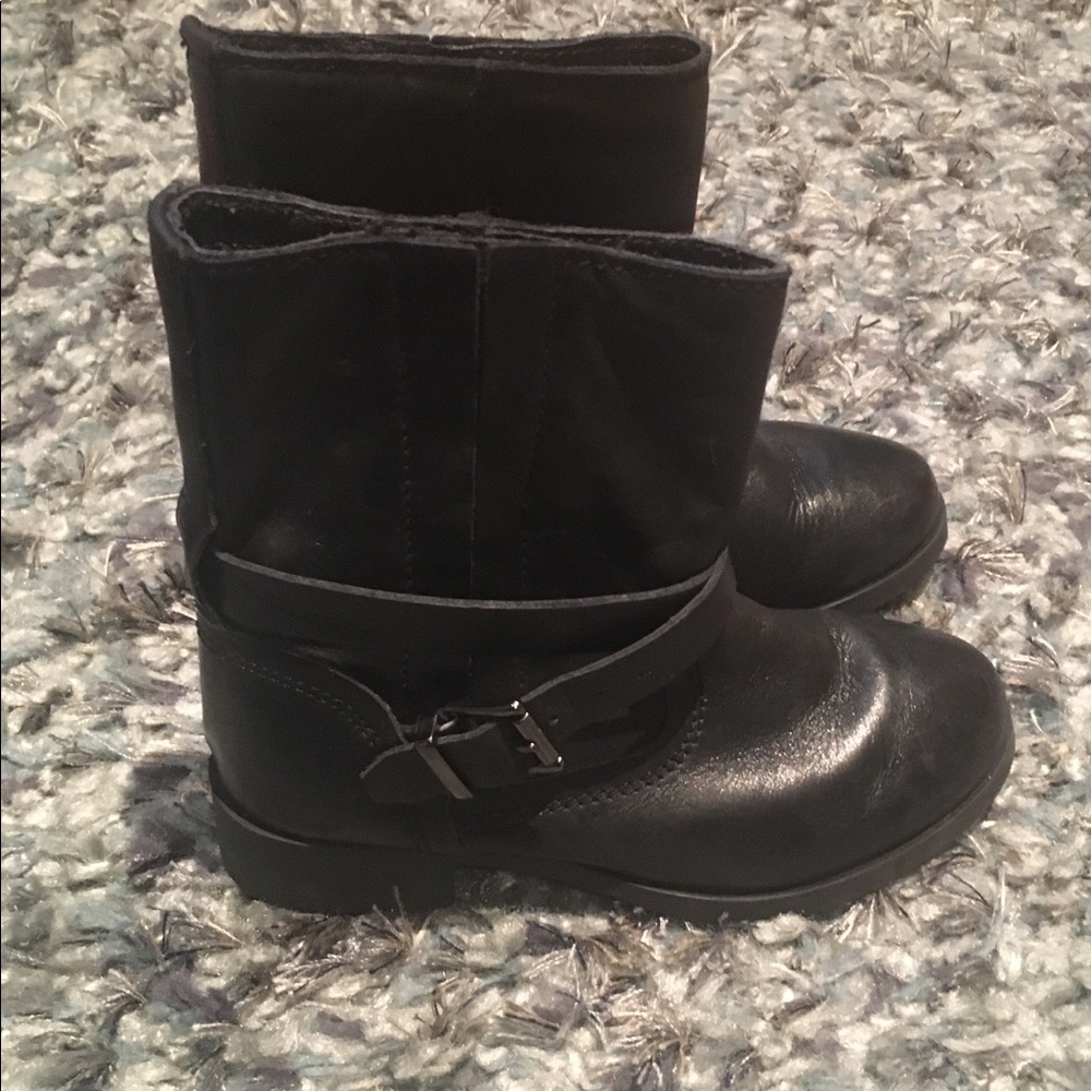 Zara leather boots- last day