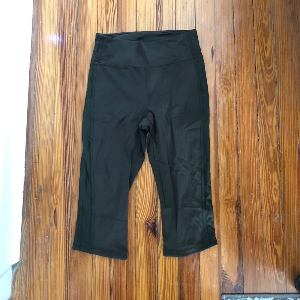 Olive Lululemon squad goals crop 17”
