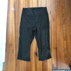 Olive Lululemon squad goals crop 17”