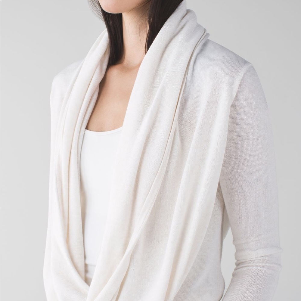 Lululemon Iconic Wrap size 6