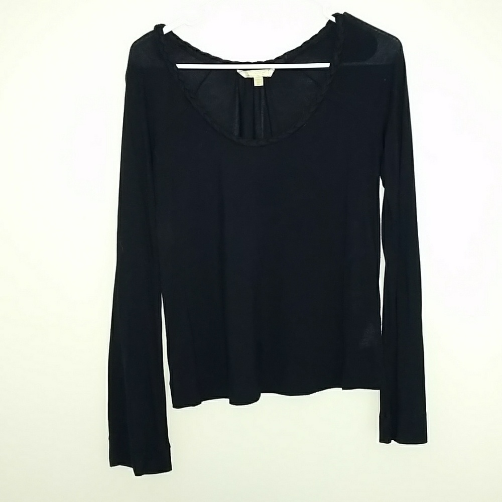 Black long sleeve loose top with braided neck