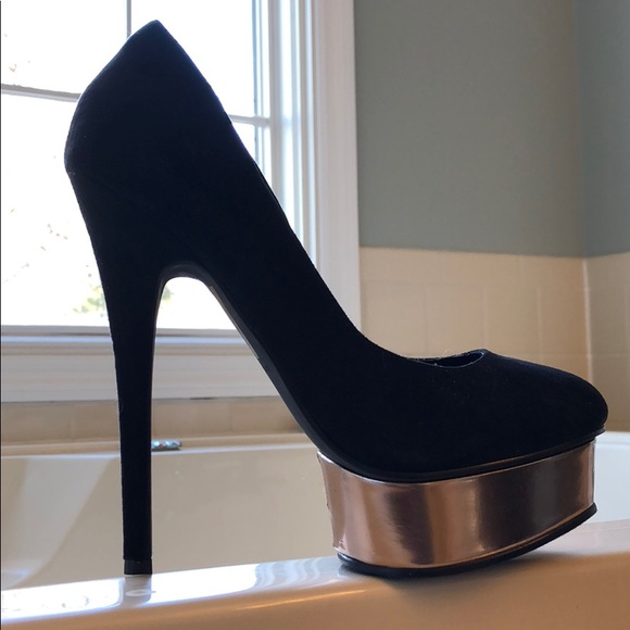 Size 6 Black Forever 21 shoes - Picture 2 of 5