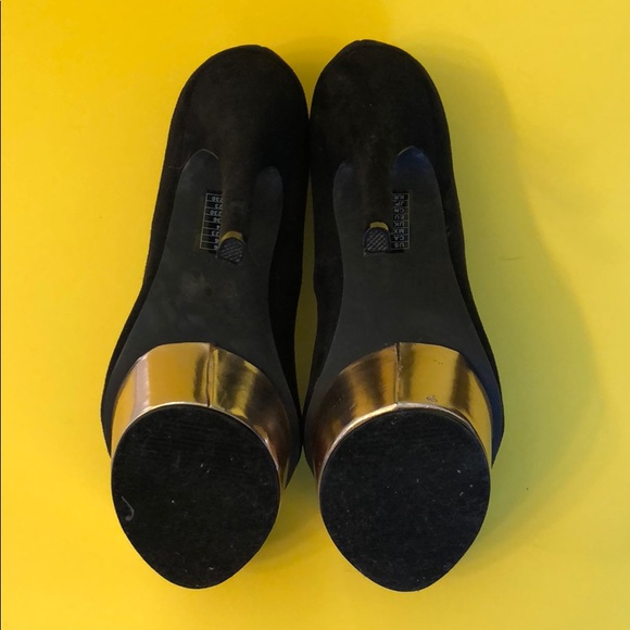 Size 6 Black Forever 21 shoes - Picture 3 of 5