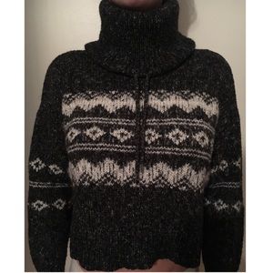Patterned crop-like sweater!