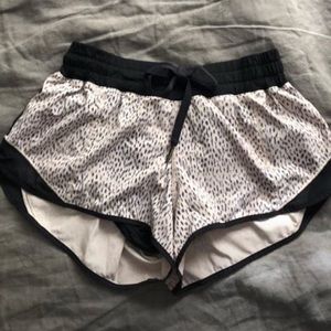 Lululemon shorts size 4
