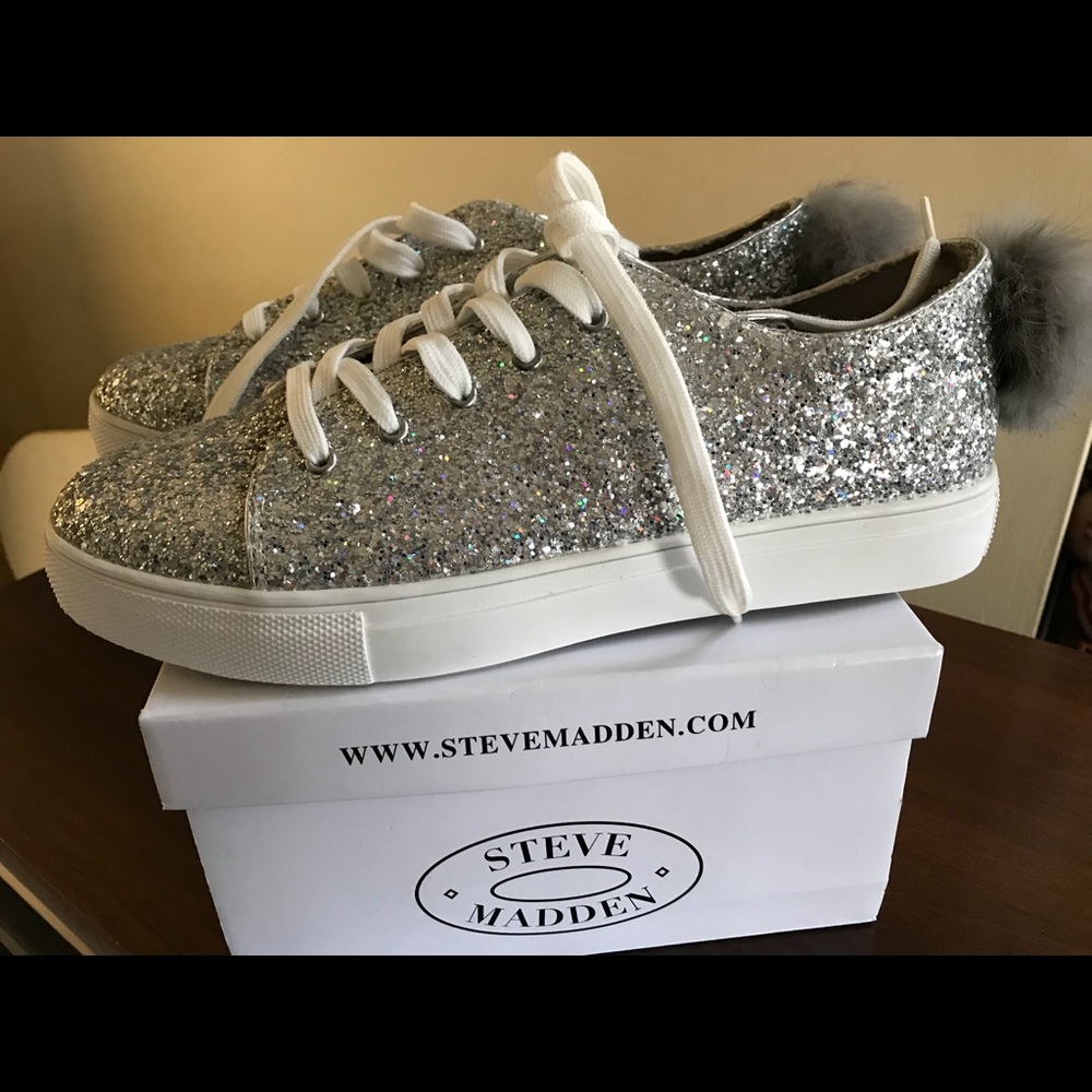 STEVE MADDEN Silver Glitter Sneakers Size 9 New!