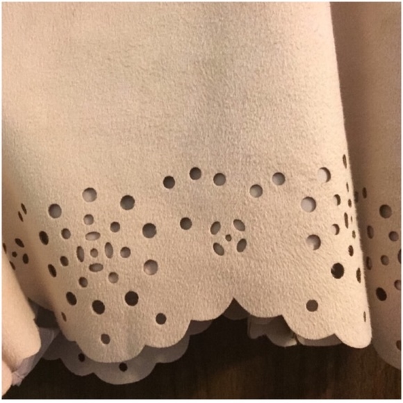 LC Lauren Conrad Pink Faux Suede Eyelet Shorts NWT - Picture 4 of 5