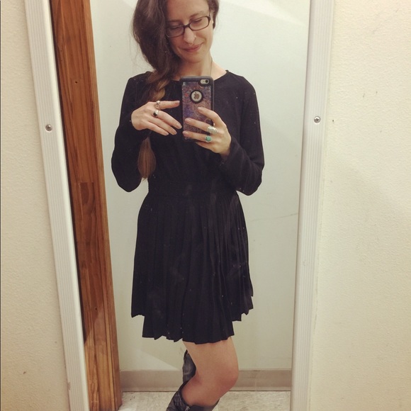 🌸Meet your Posher, Maria! - Picture 2 of 6