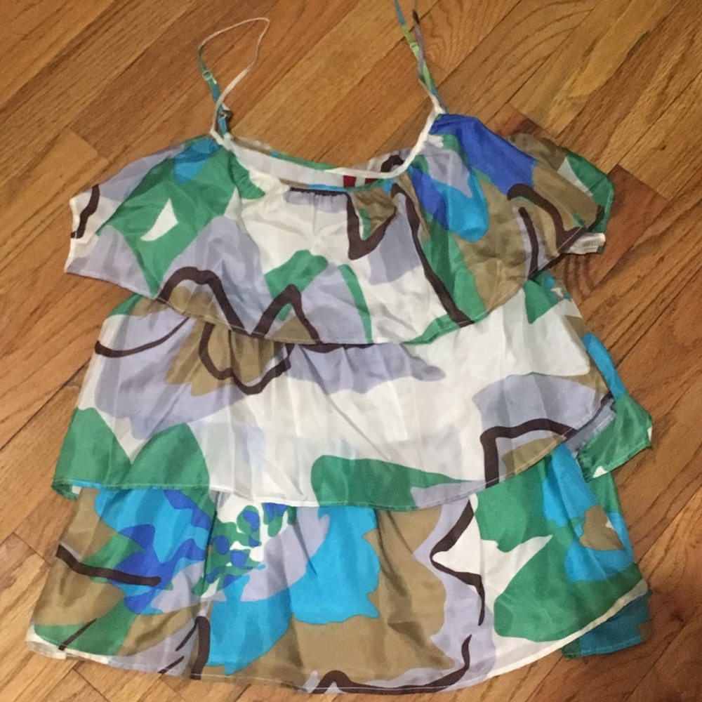 Saks fifth avenue 548 ruffle layer tank