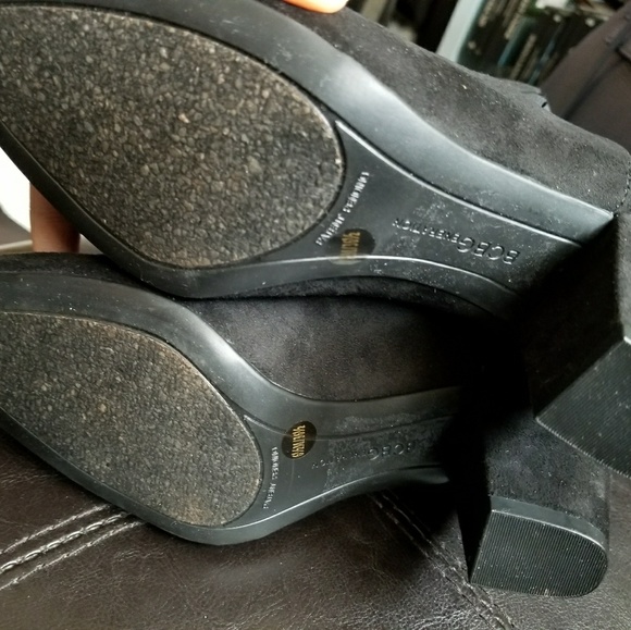 BCBGeneration Dolan Heeled Chelsea Ankle Boot - Picture 3 of 8