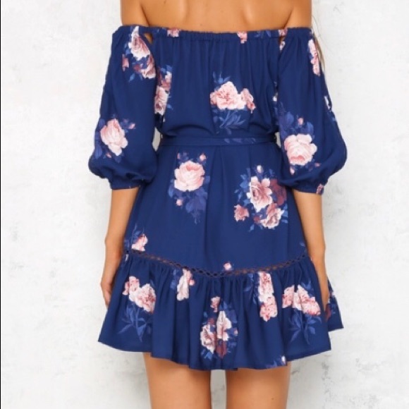 Off the shoulder dress - Picture 3 of 3