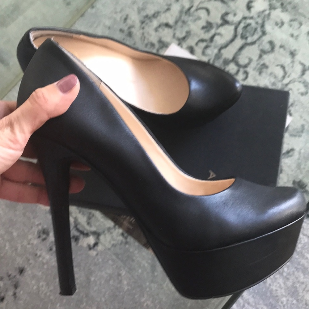 Jessica Simpson Black high feels