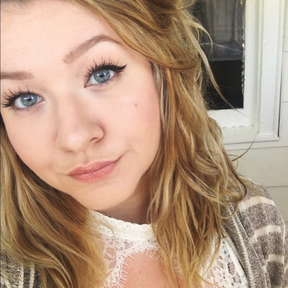 Meet your Posher, Karina