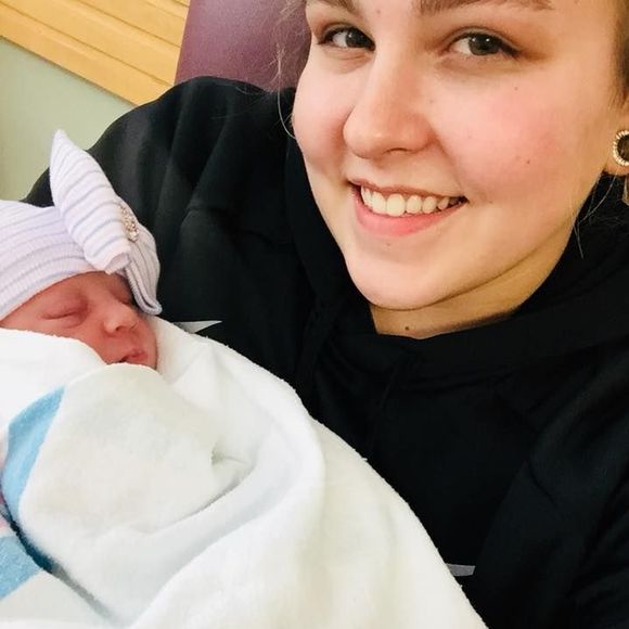 Meet your Posher, Lyndsie - Picture 1 of 1