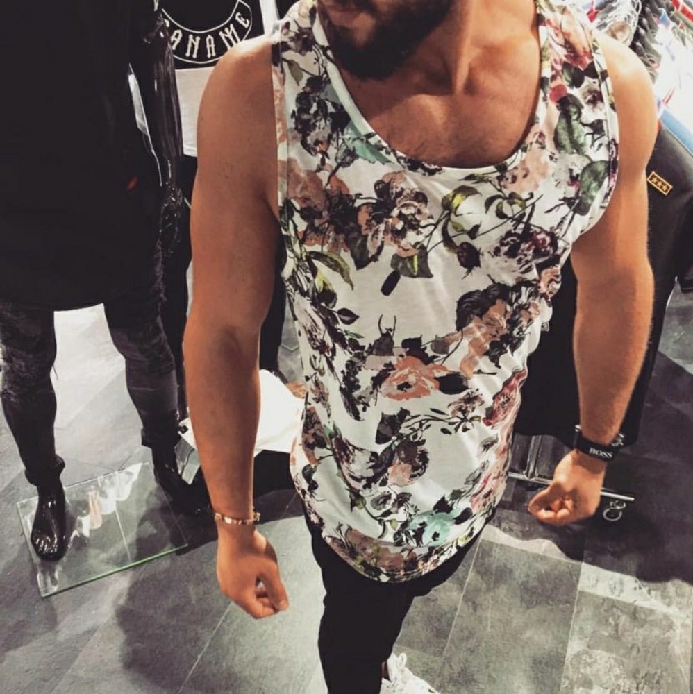 Stylish mens muscle gym tank top shirt S M L NWT