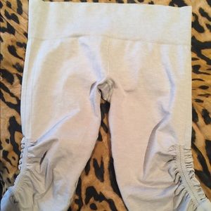 Lululemon size 12 cropped tights