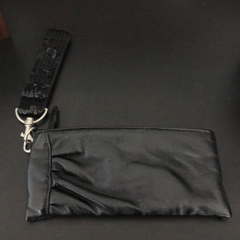 Black wristlet