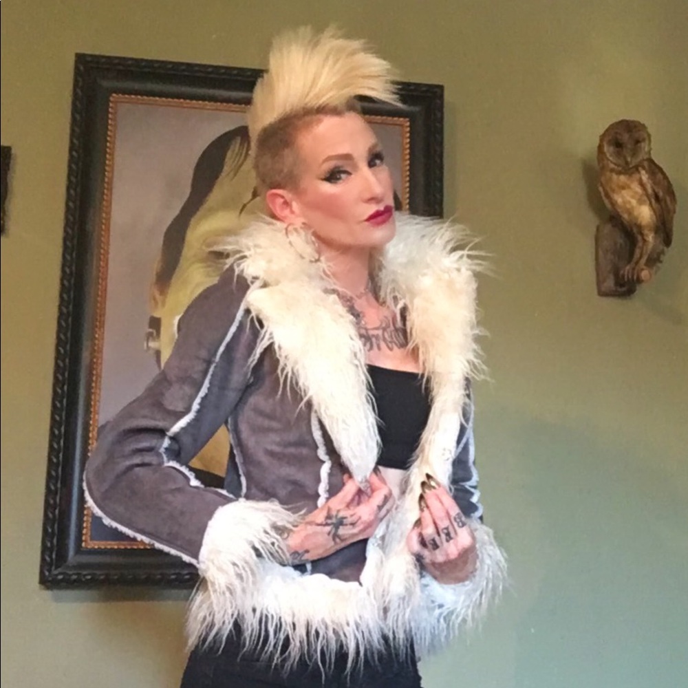 Cute faux suede and fur sherpa jacket!