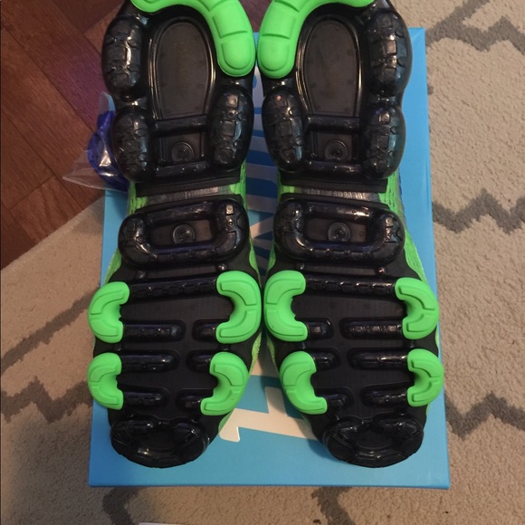 SOLD! SOLD! Nike Air Vapormax Doerenbecher - Picture 4 of 8