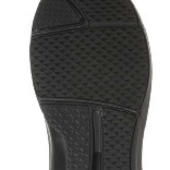 PUMA Women's Fierce Knit Cross-Trainer Shoe - Picture 6 of 6