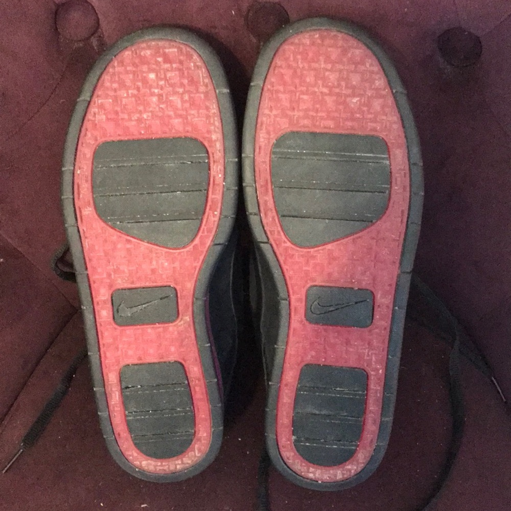 Nike 6.0 - Black & Raspberry size 8 - Picture 3 of 4