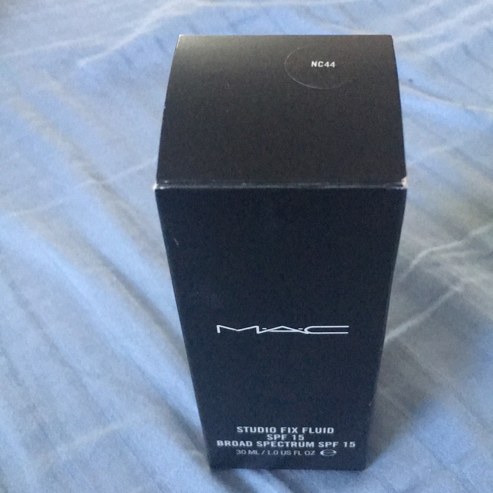 MAC studio fix NC 44