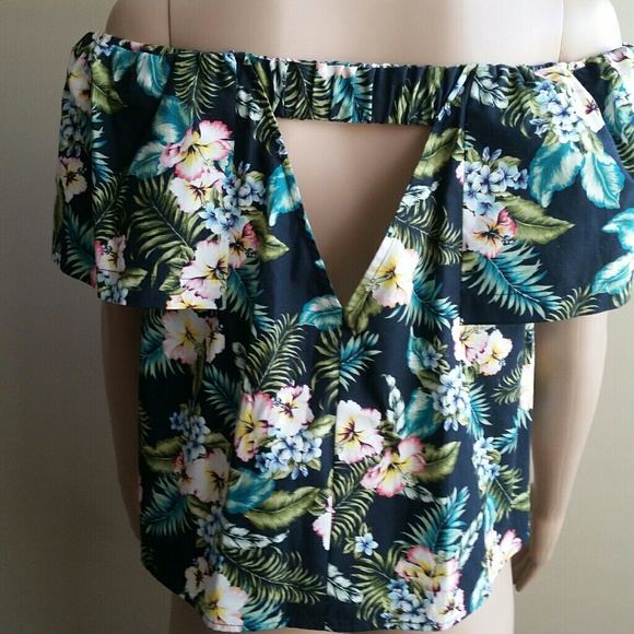 TOPSHOP Floral Off the Shoulder Top NWT - Picture 3 of 8