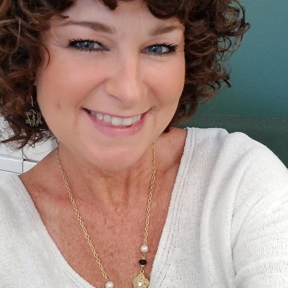 Meet your Posher, Suzie - Picture 1 of 1