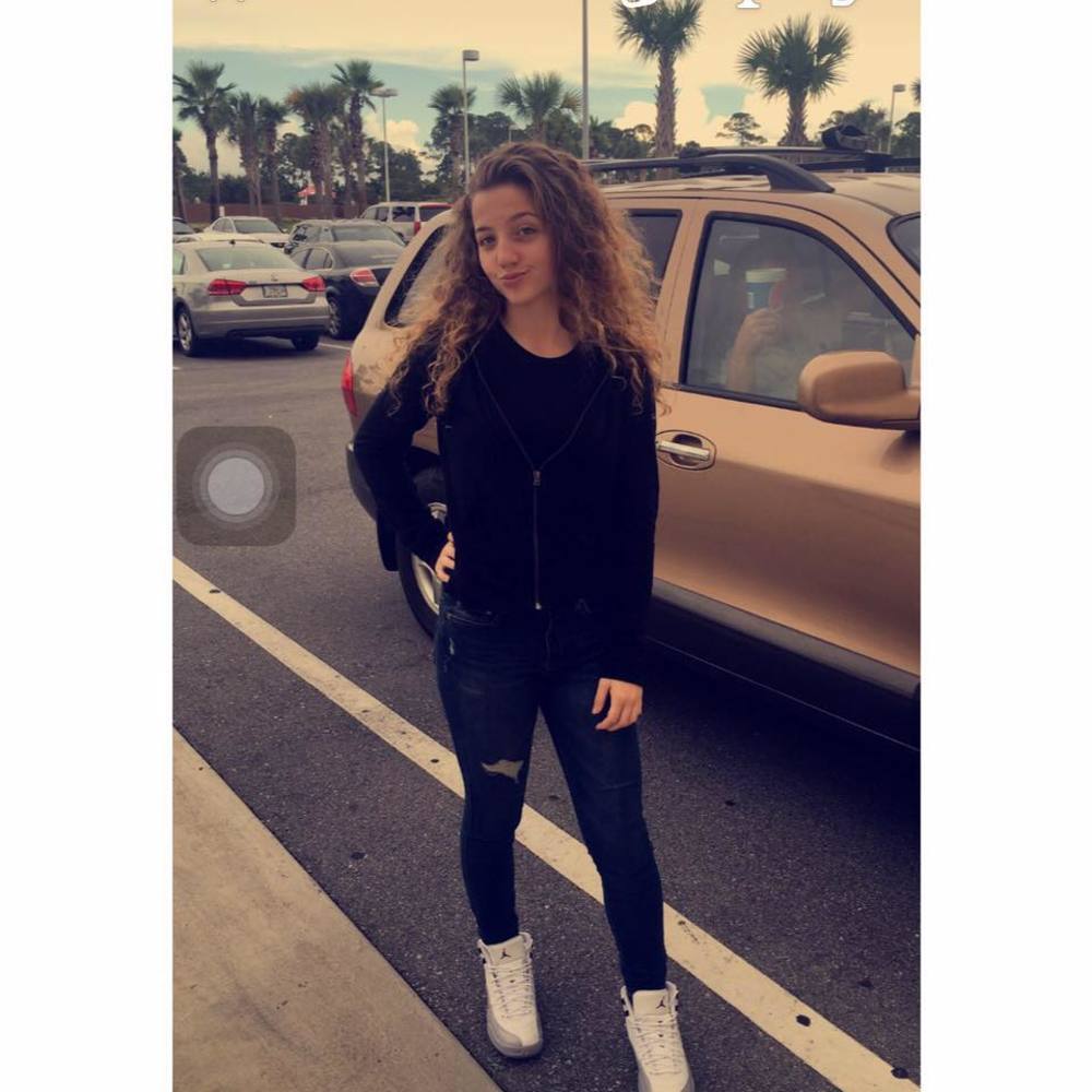 Meet your Posher, Ema