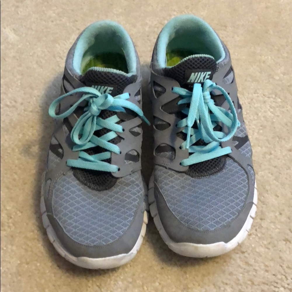 Women’s Nike Free Run 2 sneakers in grey/blue