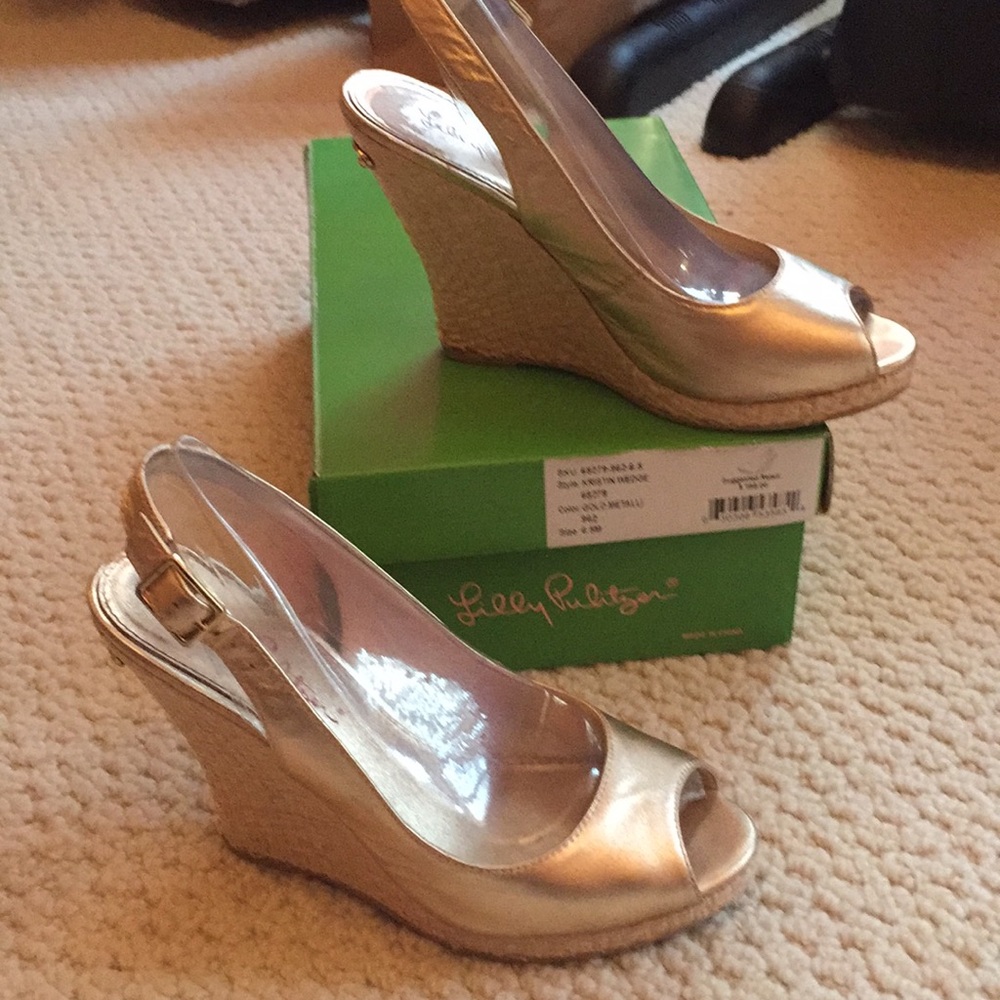 Lilly Pulitzer gold wedges size 7