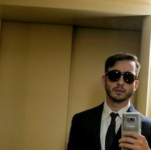 Meet your Posher, Thomas