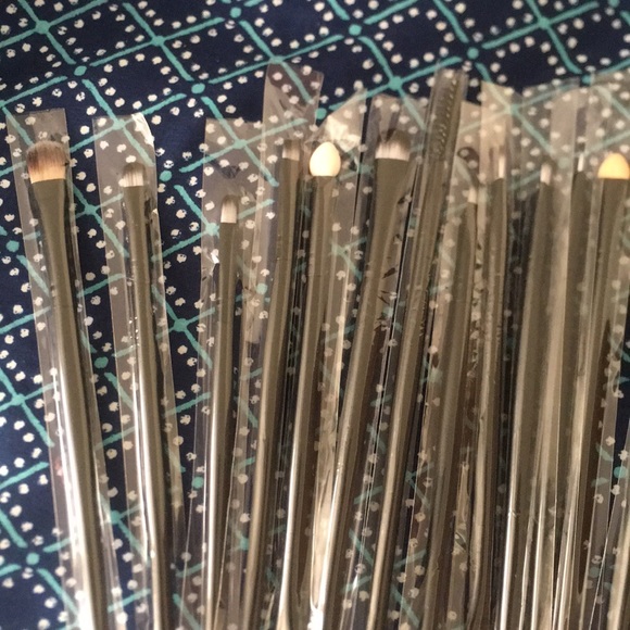 Other - *SALE* LOT 17 synthetic eye/face brushes