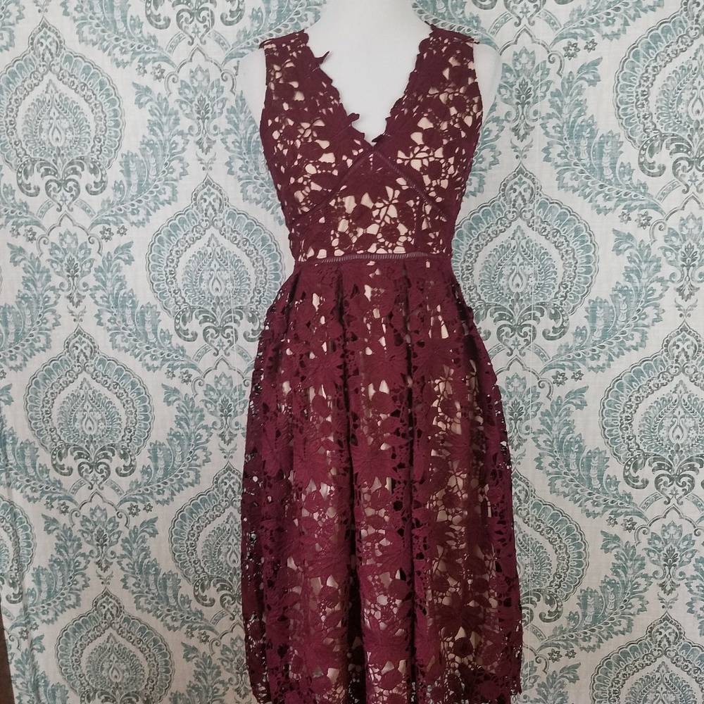 Delicate Crochet Detailed, Sleeveless Dress